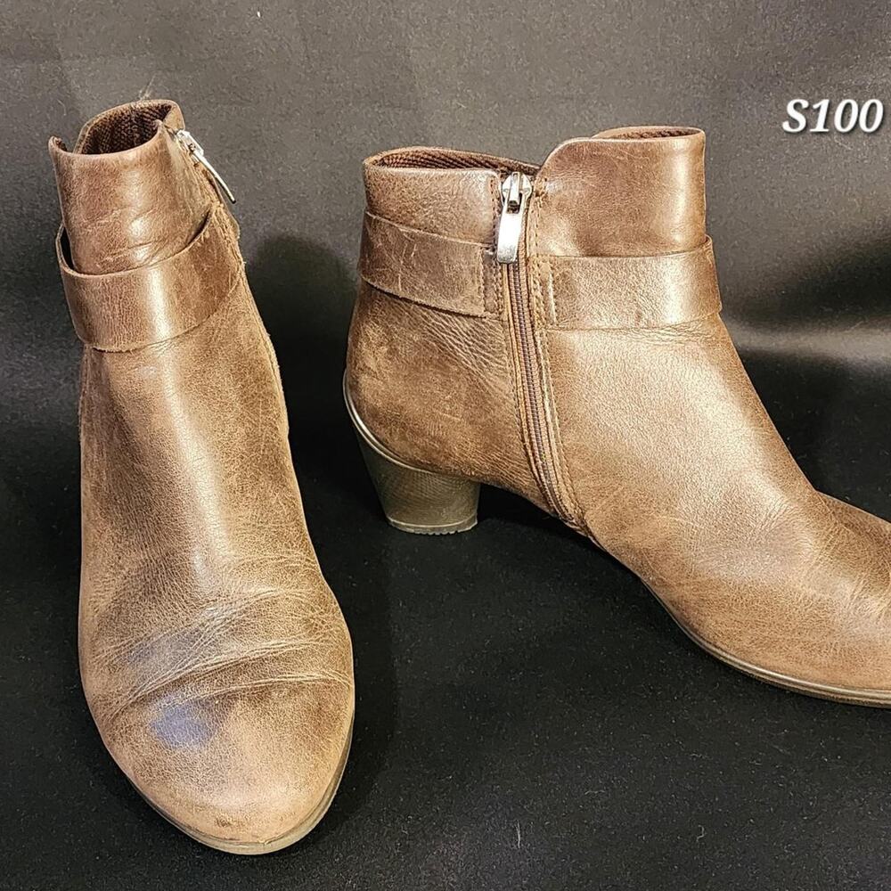 Brown leather ecco ankle boots